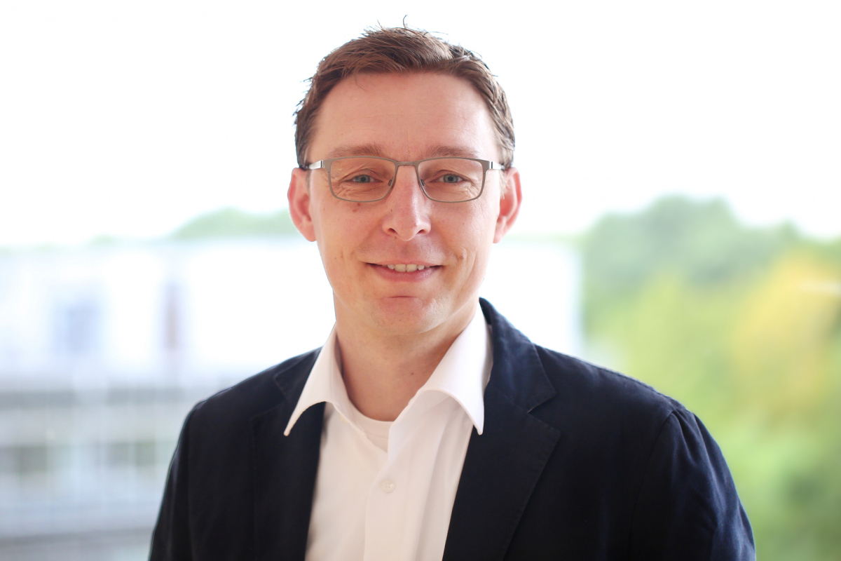 Dr. Manuel Liebeke Dr. Manuel Liebeke