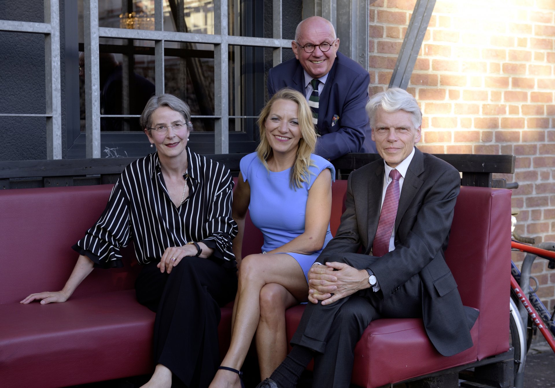 Gruppenbild: Prof. Dr. Dr. Andreas Barner, Prof. Dr. Antje Boetius, die Vorsitzende der Jury, Prof. Dr. Julika Griem und Prof. Dr. Peter Strohschneider (v.l.) © DFG / Rainer Unkel