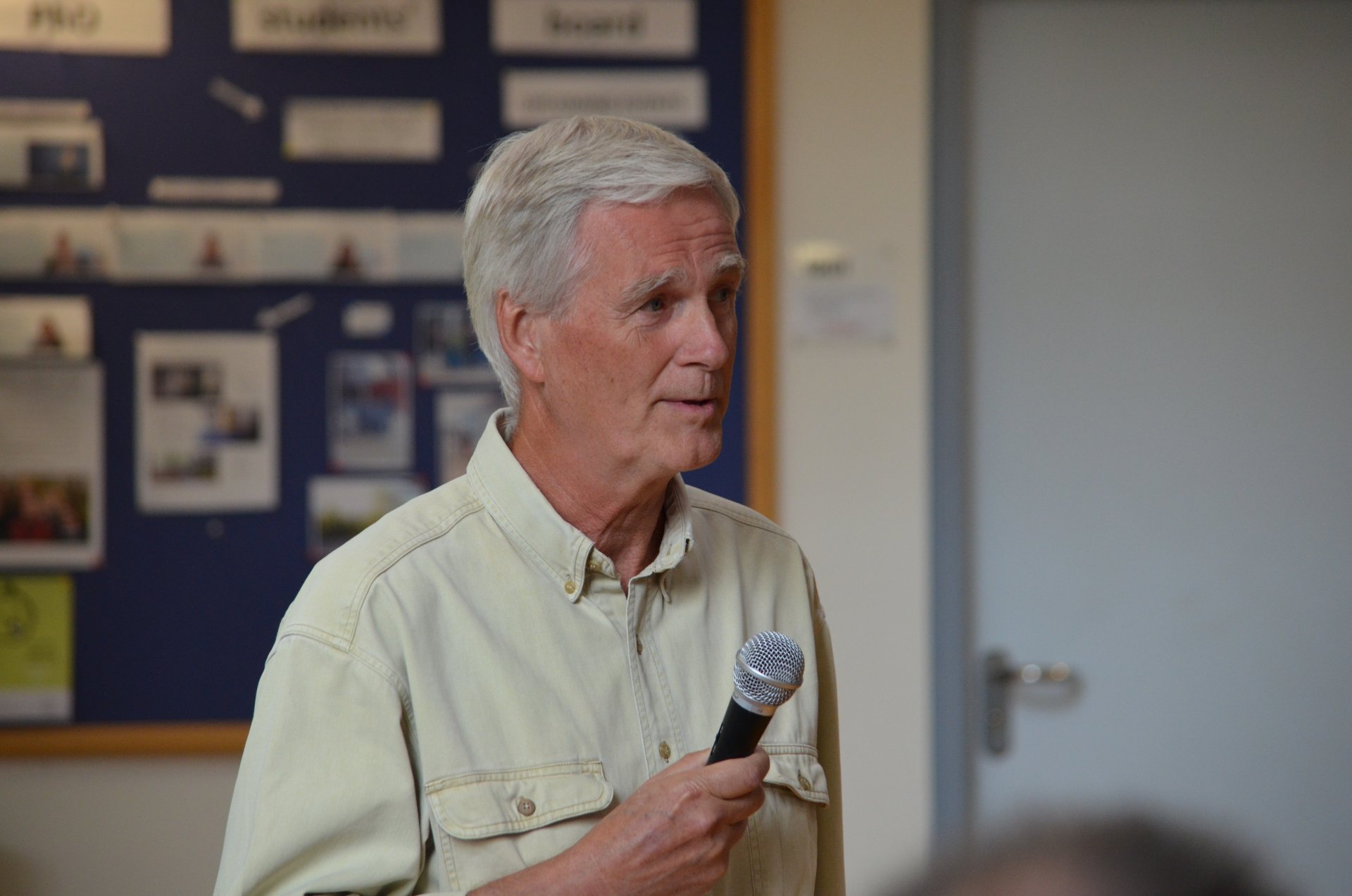 Prof. Dr. Bo Barker Jørgensen, who founded Max Planck Institute for Marine Microbiology in Bremen together with Prof. Dr. Friedrich Widdel, knows the exciting  stories from the institute’s early days. Jørgensen himself retired in 2011.