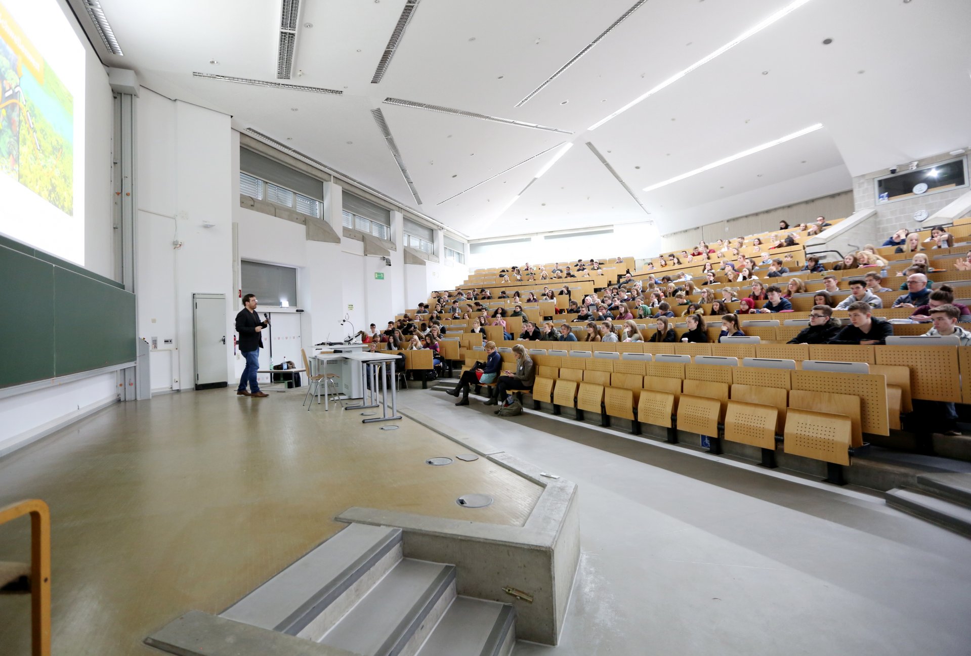 Nils Moosdorf am OceanDay 2019 (© Max-Planck-Insitut für Marine Mikrobiologie/A. Esken)