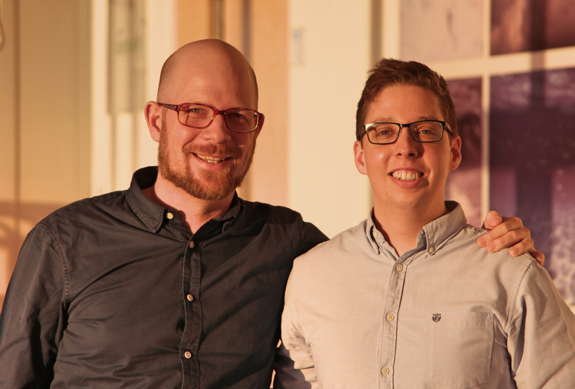 Studienleiter Harald Gruber-Vodicka (links) und Erstautor Oliver Jäckle (rechts). © Målin Tietjen/Max-Planck-Institut für Marine Mikrobiologie