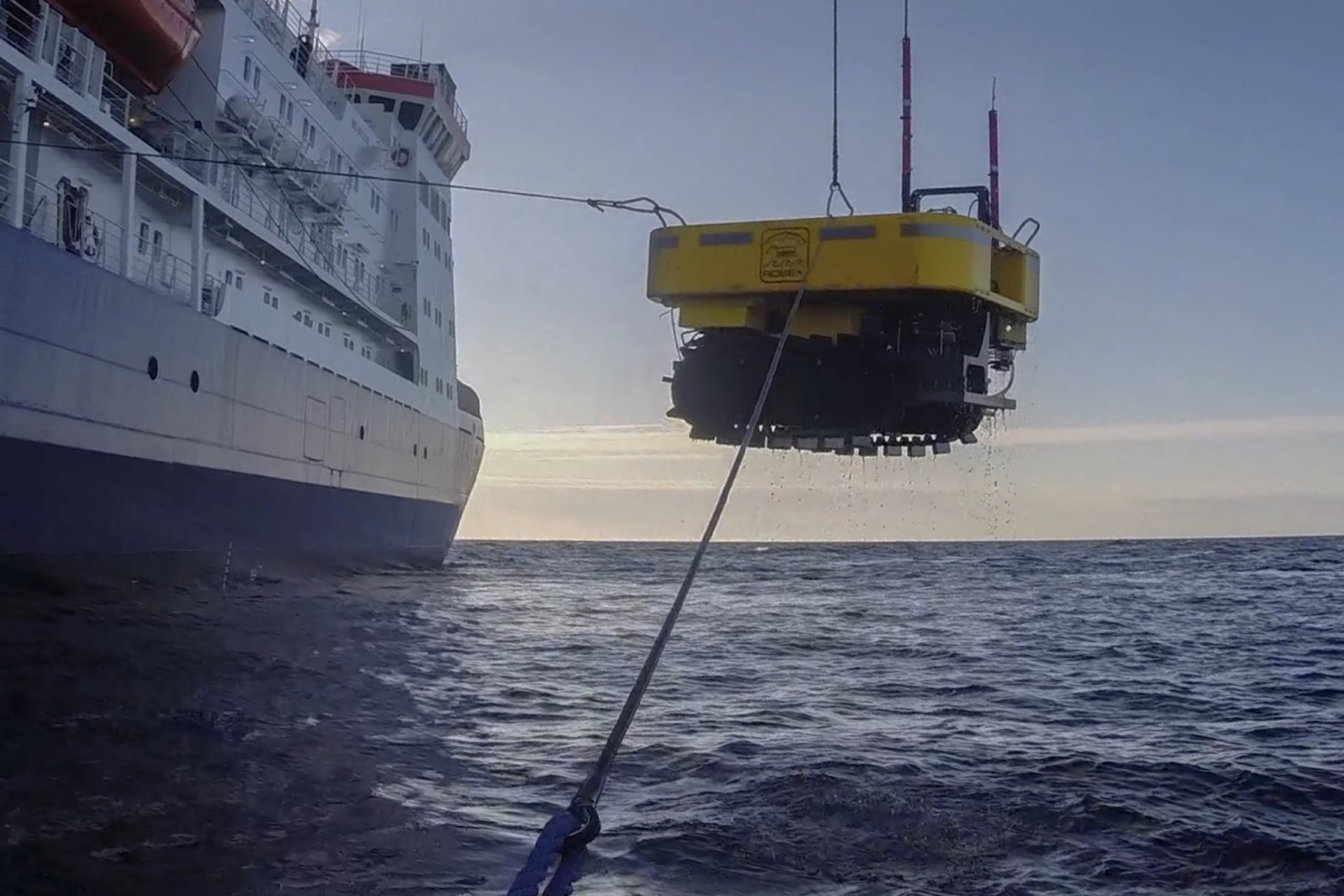 Recovery of Tramper, automomous crawler, after being deployed for 1 year in the Arctic. (Photo: Esther Horvath)