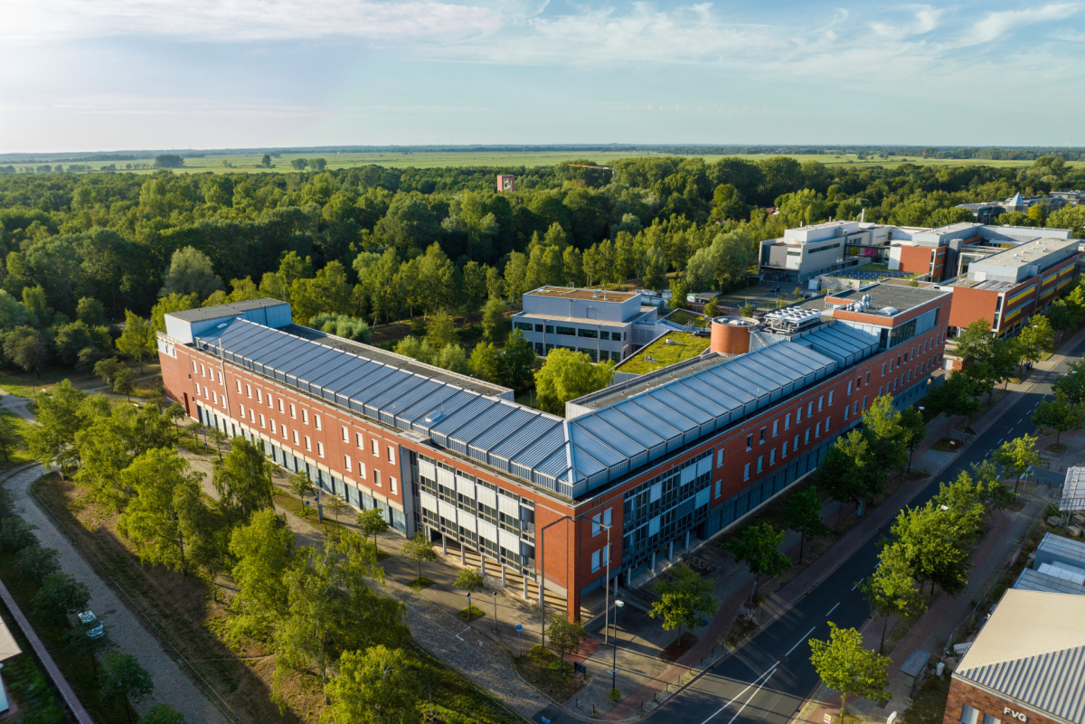 Max-Planck-Institut für Marine Mikrobiologie, Gebäudeansicht außen (© Max-Planck-Institut für Marine Mikrobiologie, Foto: T. Mittmann)