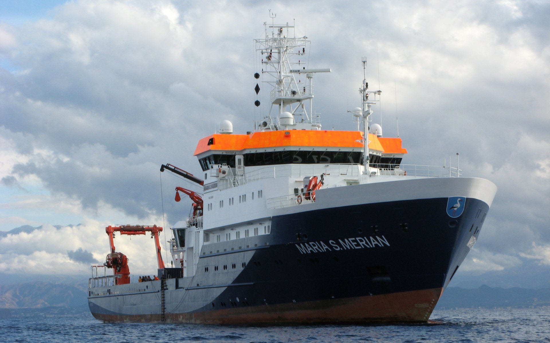 The research vessel MARIA S. MERIAN operating in the Mediterranean, October 2009 (MSM13-2). (University of Hamburg/LDF/N. Verch)