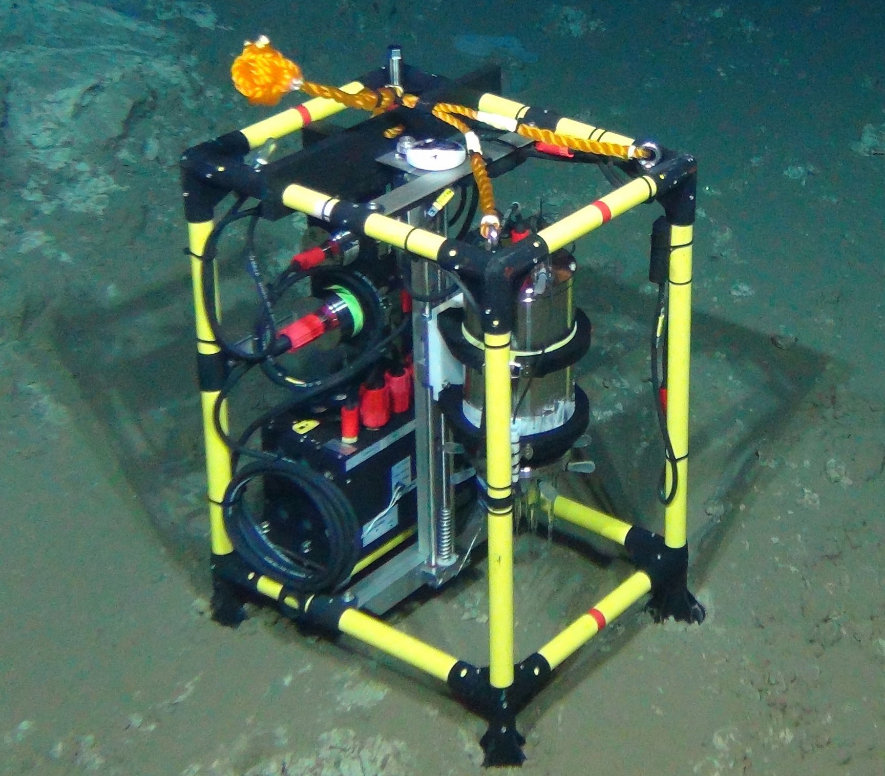 The microprofiler on the seafloor. (© ROV-Team/GEOMAR)