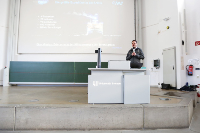 Prof. Dr. Markus Rex bei seinem Vortrag am Ocean Day 2020 (© Max-Planck-Institut für Marine Mikrobiologie/A. Esken) Prof. Dr. Markus Rex bei seinem Vortrag am Ocean Day 2020 (© Max-Planck-Institut für Marine Mikrobiologie/A. Esken)