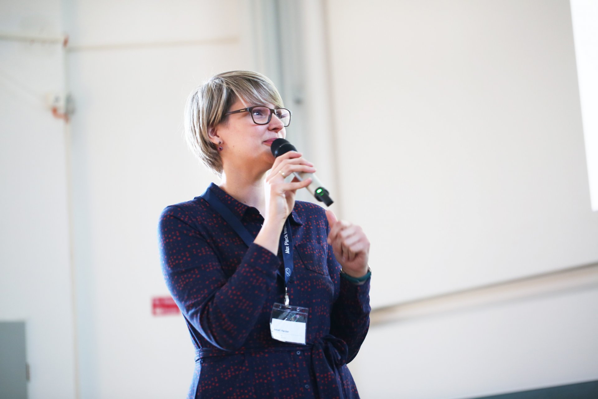 Isabell Harder begrüßt SchülerInnen und LehrerInnen am Ocean Day 2020 (©Max-Planck-Institut Bremen/A.Esken)