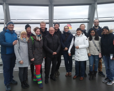 The group of visitors of the Bremen Max Planck Institute for Marine Microbiology in the dome of the Berlin Reichstag building.