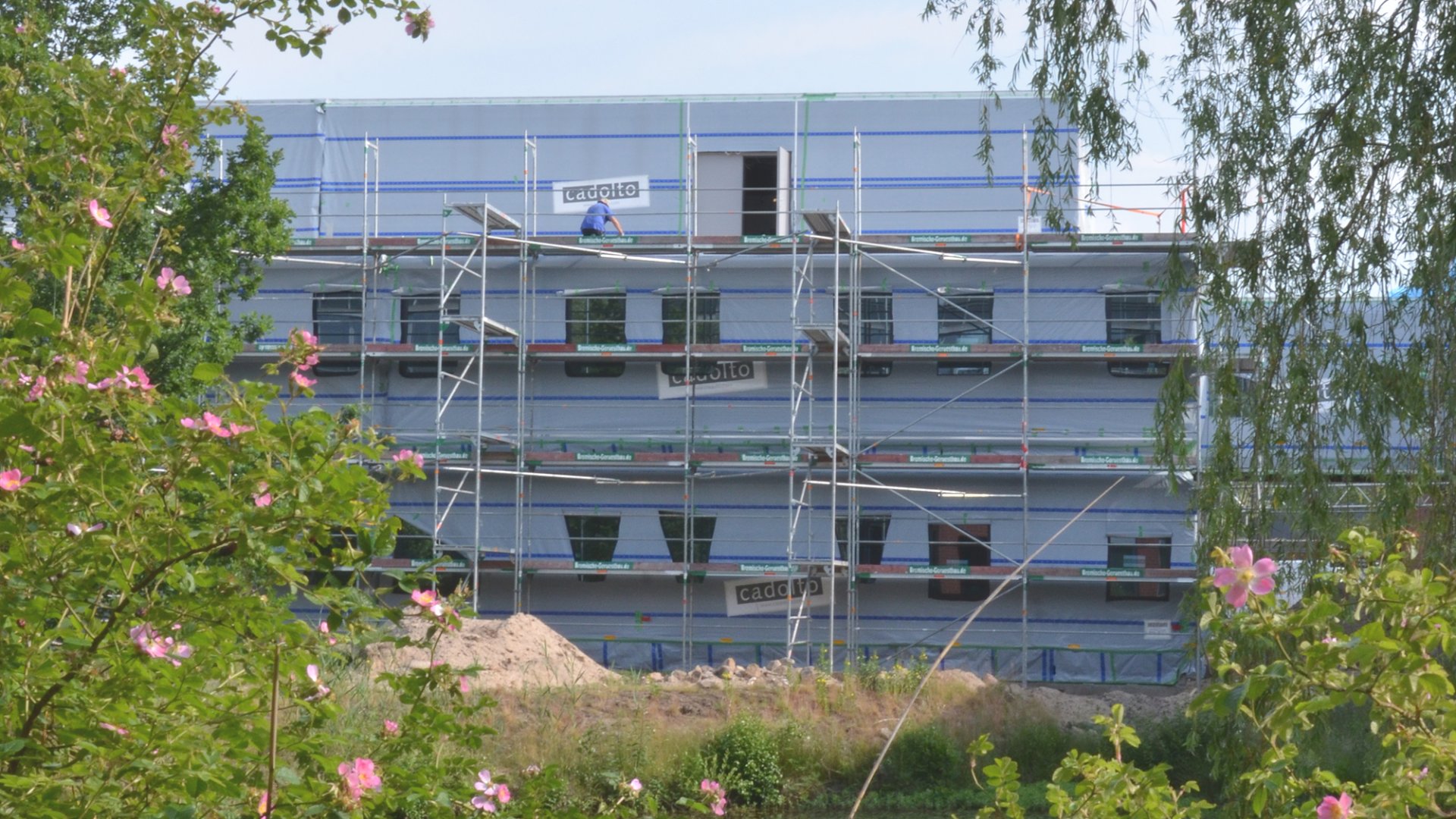 Neubau vom Innenhof gesehen (Foto: Max-Planck-Institut für Marine Mikrobiologie, K. Matthes)