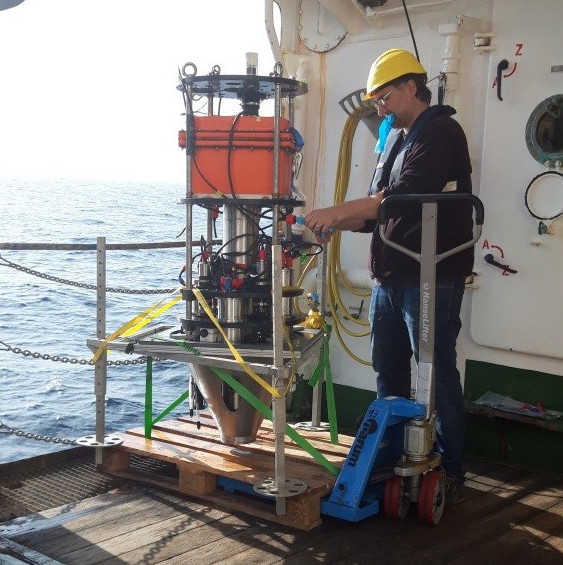 PumpCTD (Max-Planck-Institut für Marine Mikrobiologie, J. Milucka) PumpCTD (Max-Planck-Institut für Marine Mikrobiologie, J. Milucka)