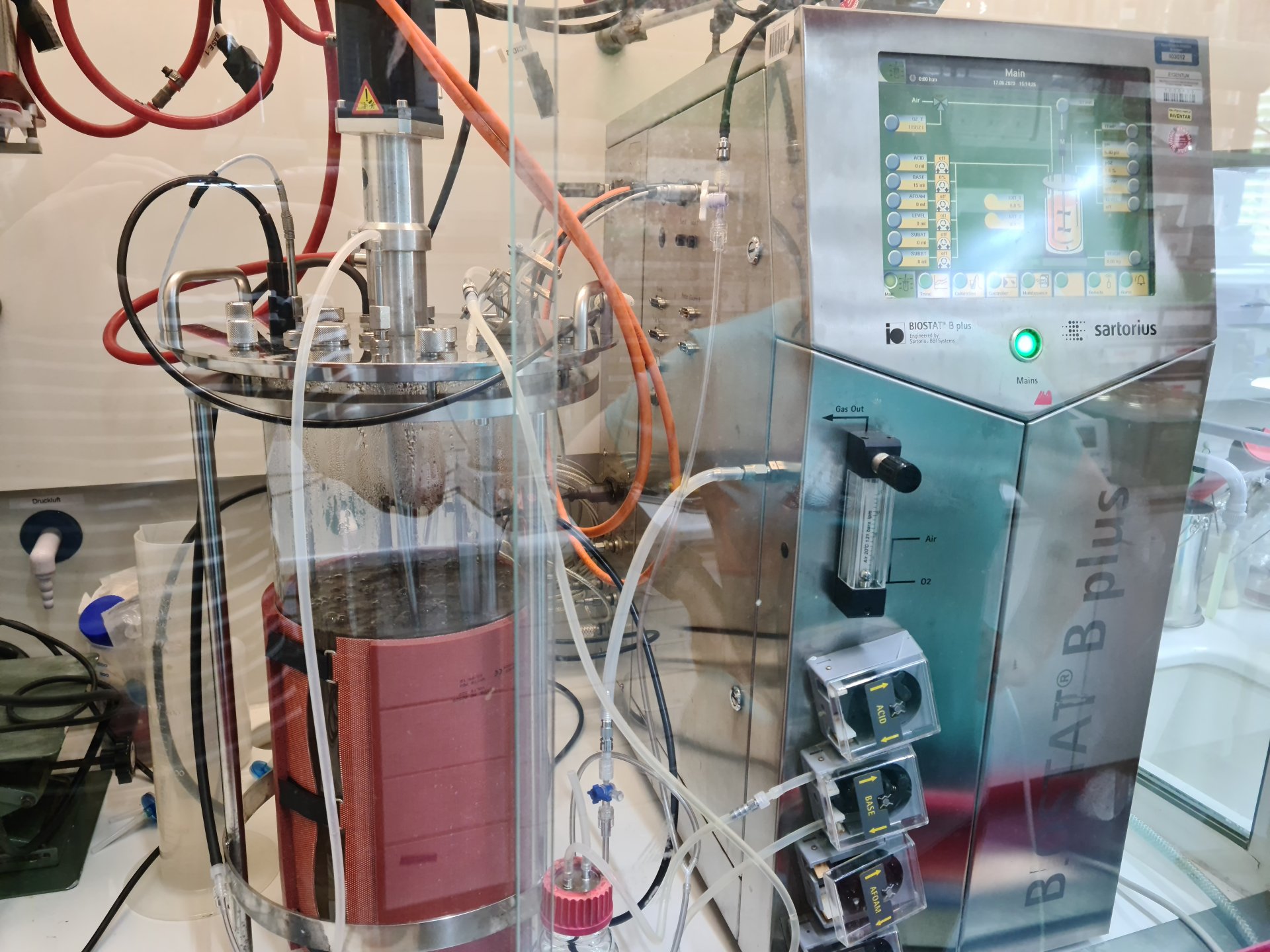 Fermenter (©Max-Planck-Institut für Marine Mikrobiologie, T. Wagner) Fermenter (©Max-Planck-Institut für Marine Mikrobiologie, T. Wagner)