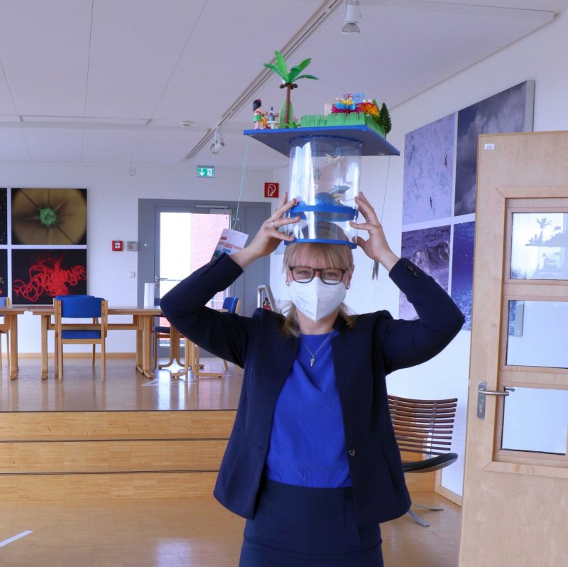 Congratulations: Merle Ücker got her hat. (© T. Enders) Congratulations: Merle Ücker got her hat. (© T. Enders)