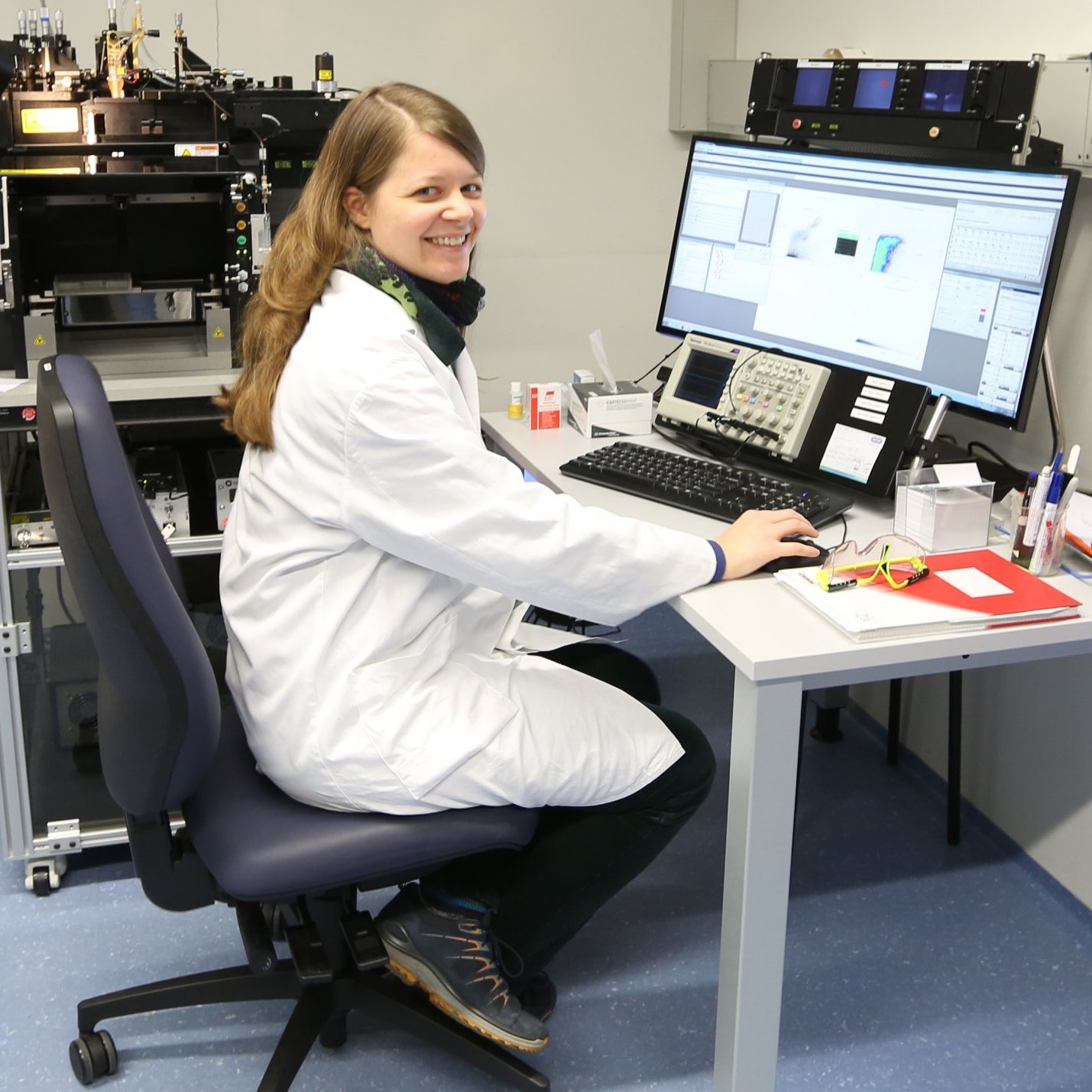 Eine Forscherin bei der Arbeit. © Max-Planck-Institut für Marine Mikrobiologie / K. Matthes)